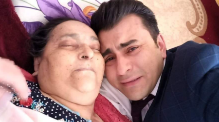Anasının meyidi ilə selfi çəkib paylaşan AzTV-nin aparıcısı TƏNQİD EDİLDİ Anasının meyidi ilə selfi çəkib paylaşan AzTV-nin aparıcısı TƏNQİD EDİLDİ