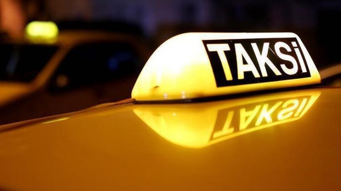 Azərbaycanda qadın taksi sürücüsünü bıçaqladı