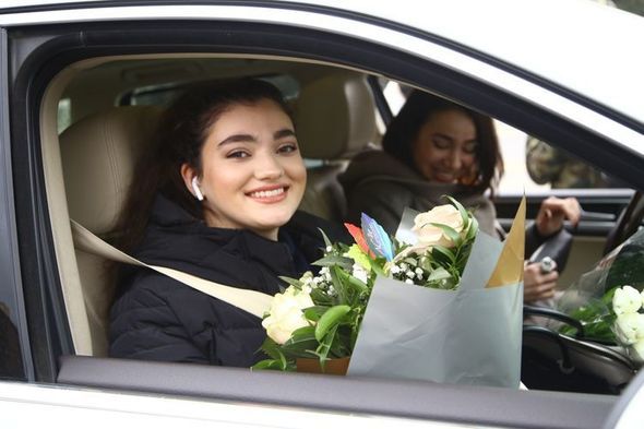 Yol polisi qadın sürücüləri belə təbrik etdi