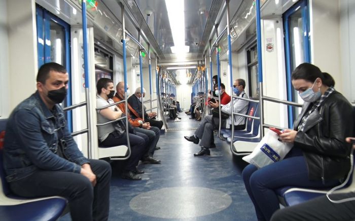 Bakı metrosunda qəribə olay - VALİDEYN OĞLUNU METRODA UNUTDU