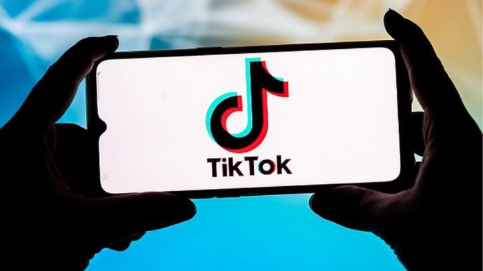 “Tik-tok” bütün sosial şəbəkələri geridə qoyub LİDER OLDU