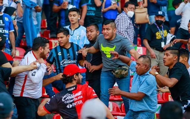 Azarkeşlər arasında kütləvi davada 17 nəfər öldü - FUTBOL MAÇINDA DƏHŞƏT