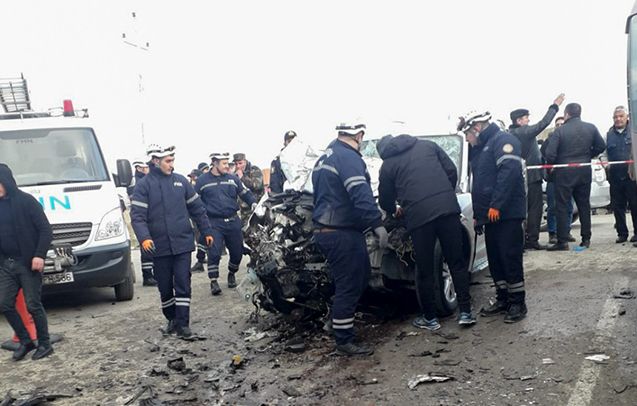 Sumqayıtda ağır yol qəzası, 13 yaralı var