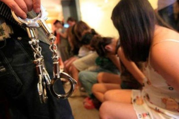 Bakıda gənc qızları 50 manata satan qadına cinayət işi açıldı