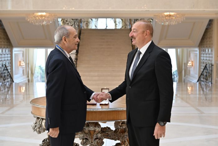 Prezident Rasim Balayevi “İstiqlal” ordeni ilə təltif etdi