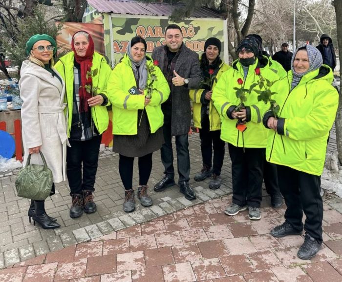 Müşviq Şahverdiyev süpürgəçi qadınları belə sevindirdi