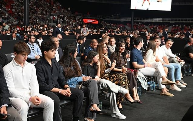 Prezidentin ailə üzvləri də UFC döyüşlərini izləyib - FOTOLAR