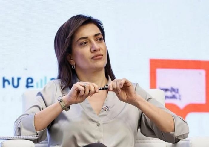 Paşinyanın həyat yoldaşı Antalyada milyonlar xərclədi Paşinyanın həyat yoldaşı Antalyada milyonlar xərclədi