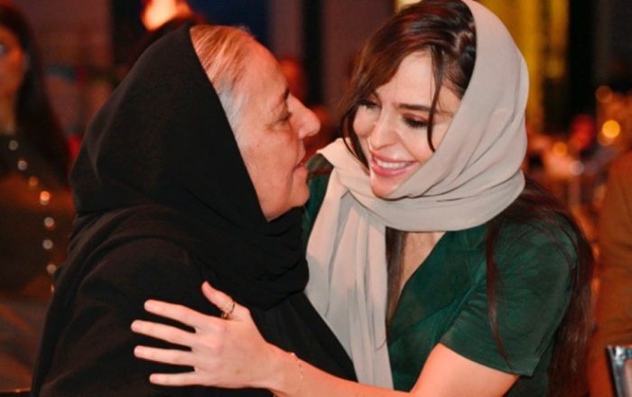 Prezidentin qızları Zəfəri şəhid anaları ilə qeyd etdi - FOTOLAR