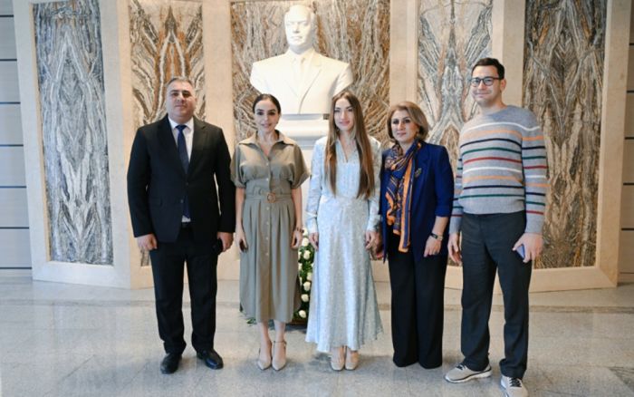 Prezidentin qızı və gəlini festivalda - FOTOLAR