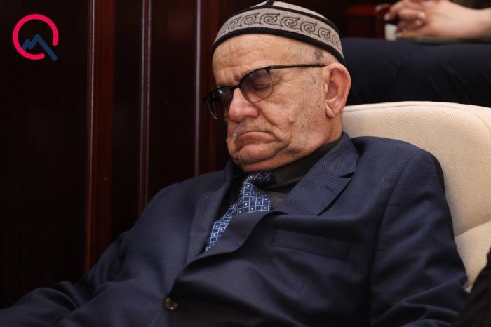 İclas o qədər "maraqlı" idi ki, hamını yuxu apardı - FOTOLAR