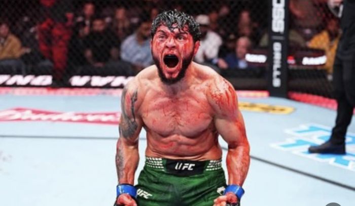 Tofiq Musayev UFC-də ilk qələbəsini qazandı