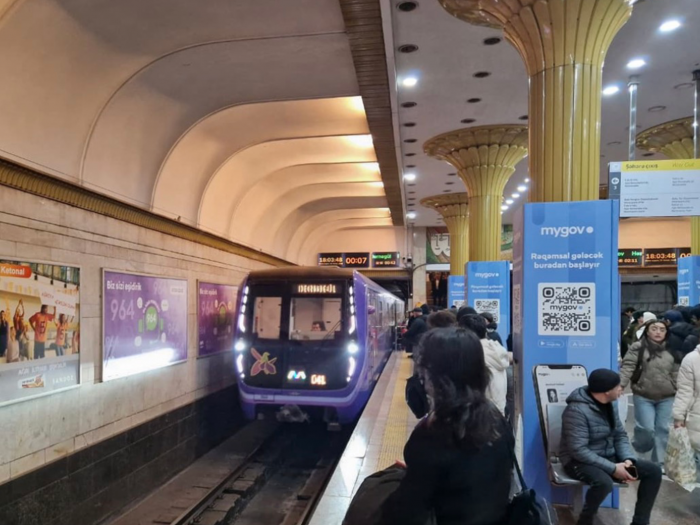 Qatar yoluna düşən sərnişin həlak oldu - BAKI METROSUNDA FACİƏ