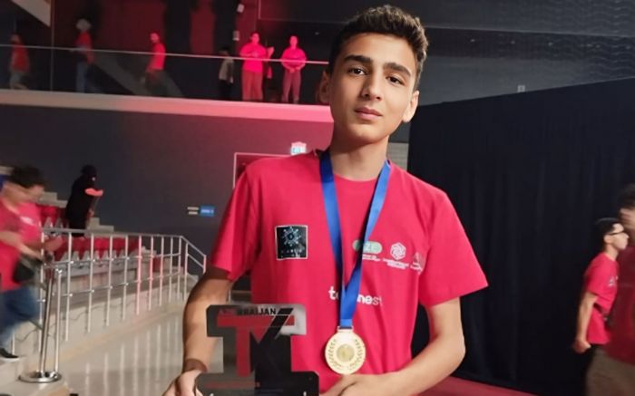 Şəmkir məktəblisi Mançester Universitetinə qəbul olub