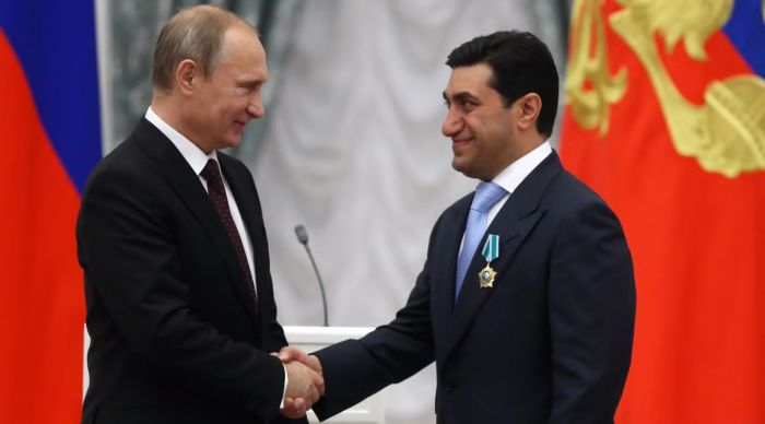Putin Qod Nisanovu təltif etdi