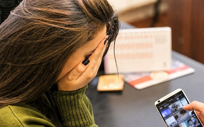 Əri, qaynı, övladı yatdığı vaxt evə başqa kişi saldı - ŞANTAJ OLUNDU