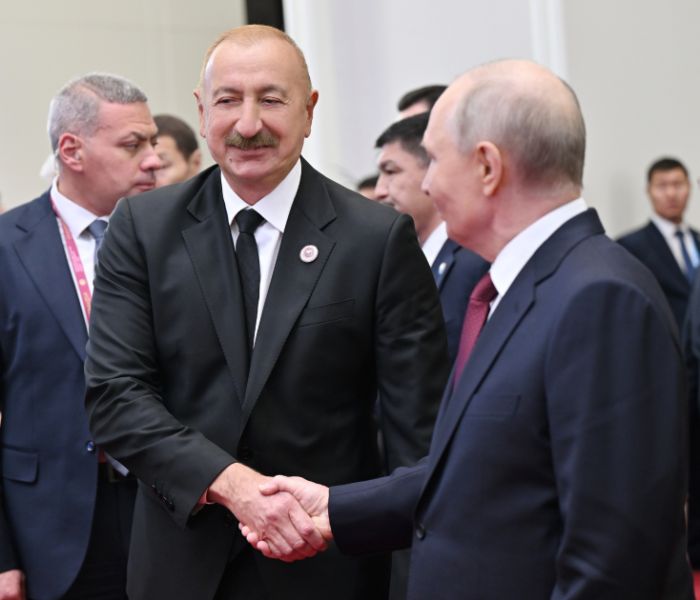 İlham Əliyev Putinlə söhbət etdi FOTOLAR
