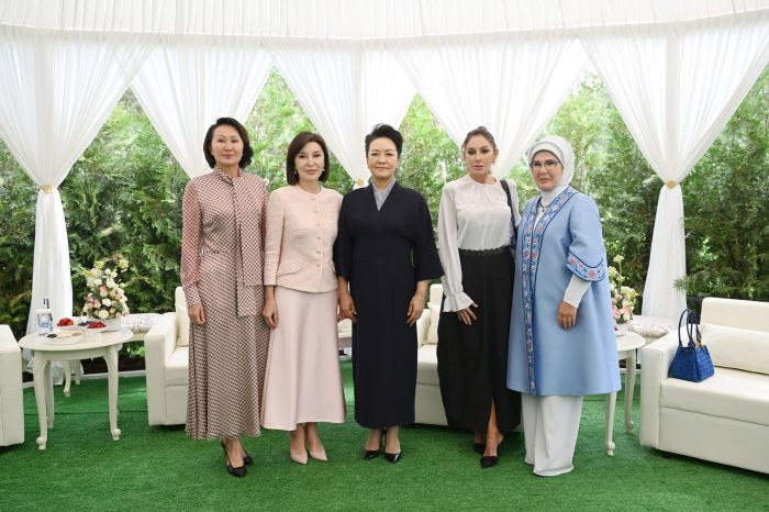 Birinci xanımların Bişkekdə görüşü - FOTOLAR